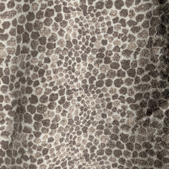 Resource animal print mock neck sleeveless t-shirt - Picture 2 of 3